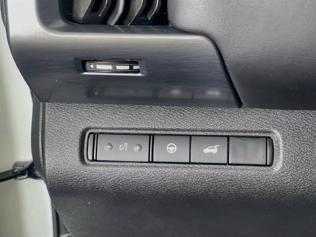 Used 2025 Nissan Pathfinder Rock Creek AWD/4WD image 11