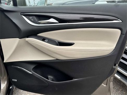 Used 2020 Buick Enclave Essence w/ Sound and Sites Package image 18