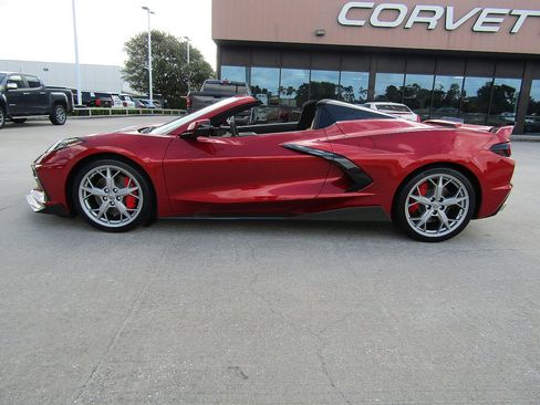 Used 2023 Chevrolet Corvette Stingray Premium Conv w/ Z51 Performance Package RWD image 8