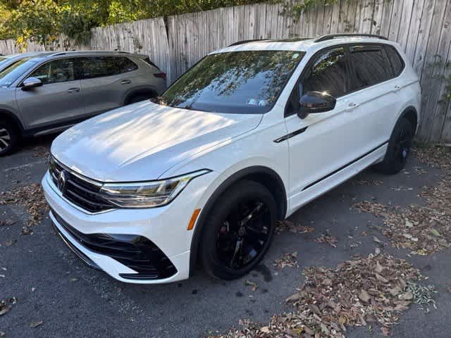 Used 2023 Volkswagen Tiguan SE R-Line AWD/4WD image 1