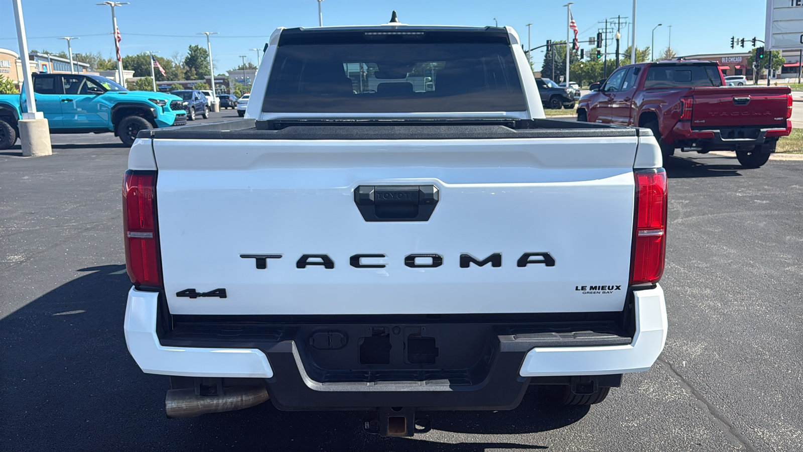 Used 2024 Toyota Tacoma SR5 AWD/4WD image 6