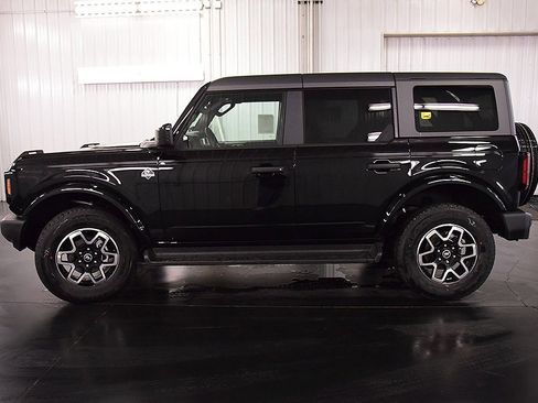 New 2026 Ford Bronco Outer Banks image 4