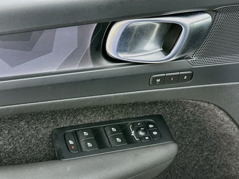 Used 2024 Volvo XC40 Recharge Plus w/ Protection Package Premier RWD image 15