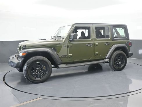 Used 2022 Jeep Wrangler Unlimited Sport image 2