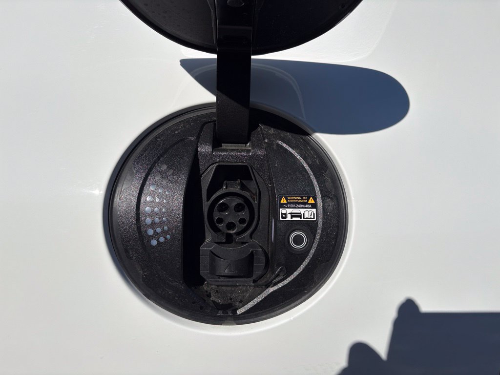 Used 2025 Genesis GV60 RWD image 6