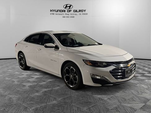 Used 2022 Chevrolet Malibu LT image 3