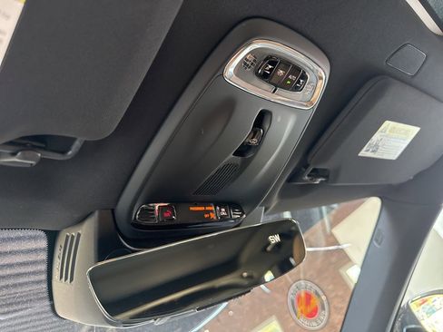 Used 2018 Volvo XC90 T6 Momentum w/ Convenience Package image 20