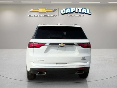Used 2022 Chevrolet Traverse Premier w/ LPO, Floor Liner Package FWD image 4