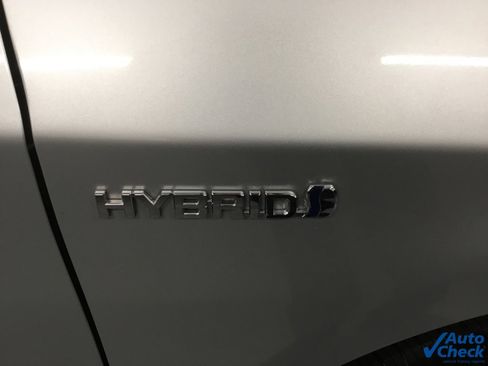 Used 2015 Toyota Prius Three image 16