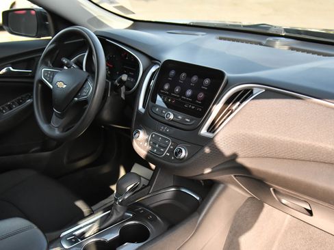 Used 2024 Chevrolet Malibu LT image 39
