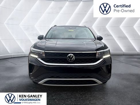 Certified 2024 Volkswagen Taos SE AWD/4WD image 2