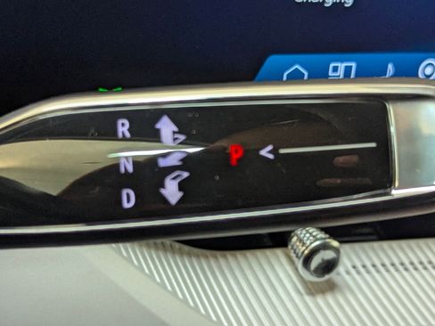 New 2026 Cadillac Optiq Luxury 1 image 17