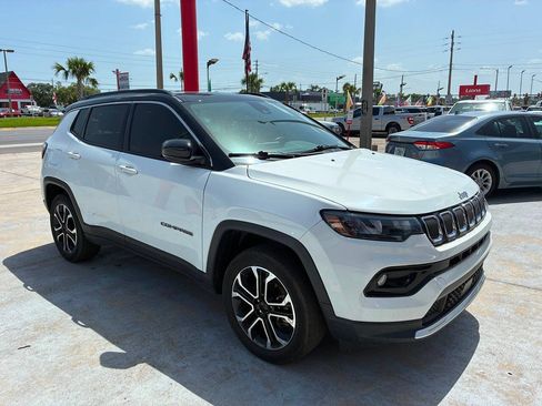 Used 2022 Jeep Compass Limited w/ Sun and Sound Group AWD/4WD image 2