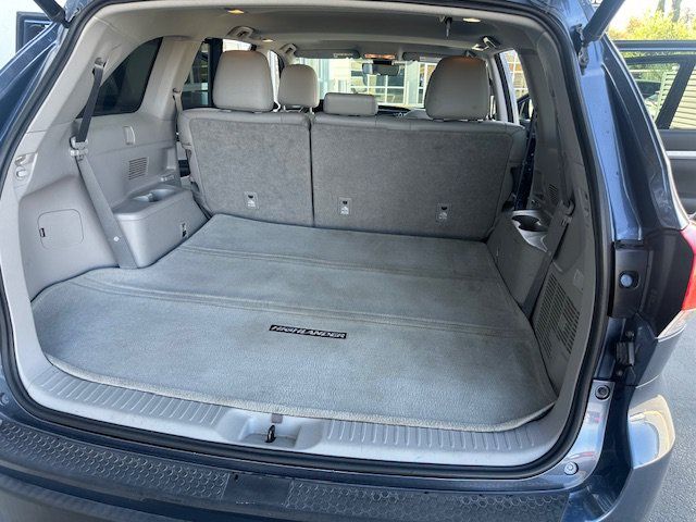 Used 2018 Toyota Highlander XLE w/ Carpet Mat Package (TMS) FWD image 25