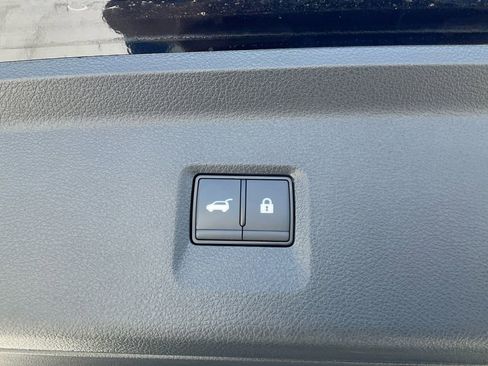 Used 2024 INFINITI QX60 Pure w/ Cargo Package image 11