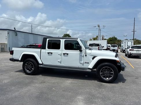 Used 2021 Jeep Gladiator Overland w/ Trailer Tow Package AWD/4WD image 2