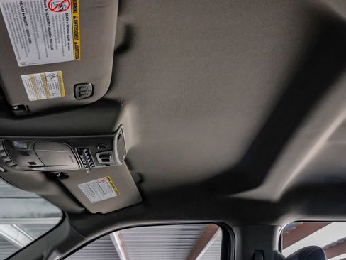 Used 2021 Ford F250 Lariat image 27