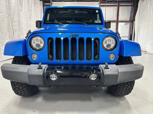Used 2015 Jeep Wrangler Unlimited Sahara AWD/4WD image 2