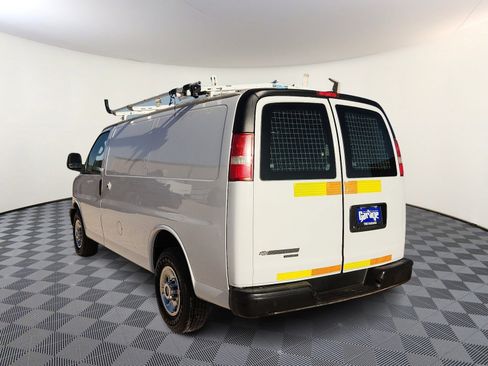 Used 2016 Chevrolet Express 2500 image 3