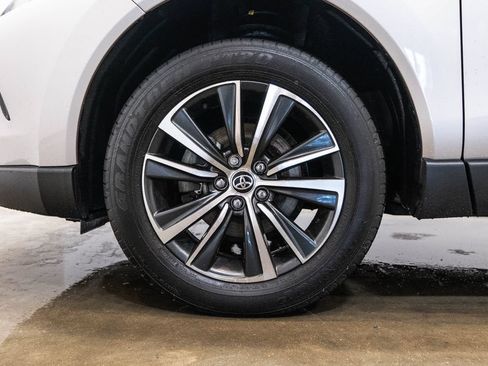 Certified 2024 Toyota Venza LE AWD/4WD image 11