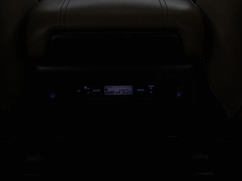 Used 2024 Nissan Armada Platinum w/ Captain's Chairs Package image 23