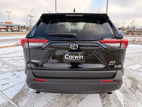 Used 2025 Toyota RAV4 XLE image 6