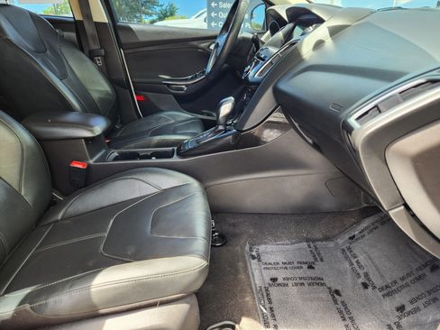 Used 2017 Ford Focus Titanium FWD image 18