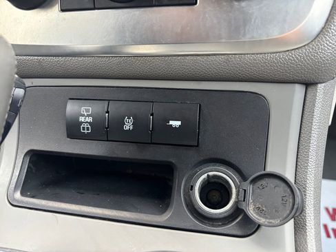 Used 2014 GMC Acadia SLE image 23