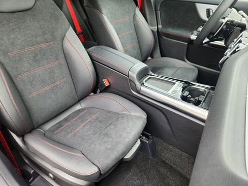 New 2026 Mercedes-Benz GLA 35 AMG 4MATIC image 17