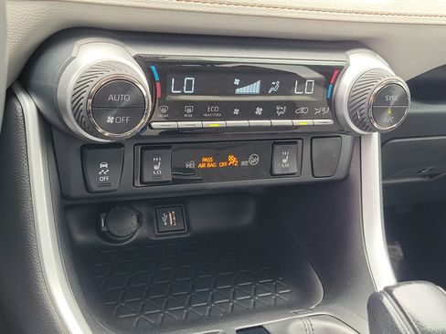 Used 2024 Toyota RAV4 XLE w/ Convenience Package AWD/4WD image 28