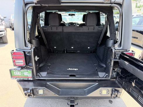 Used 2017 Jeep Wrangler Unlimited Sport w/ Quick Order Package 24S AWD/4WD image 14