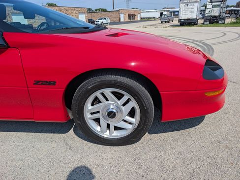 Used 1994 Chevrolet Camaro Z28 RWD image 44