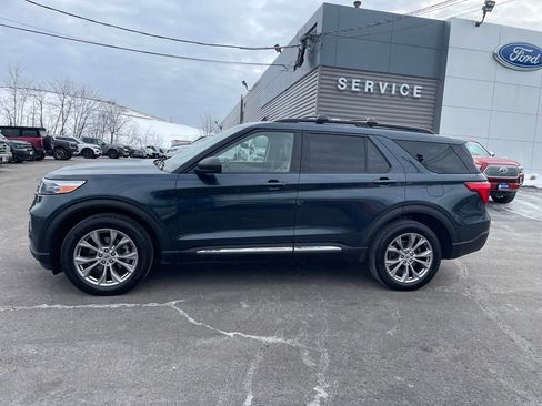 Used 2022 Ford Explorer XLT w/ Equipment Group 202A AWD/4WD image 2