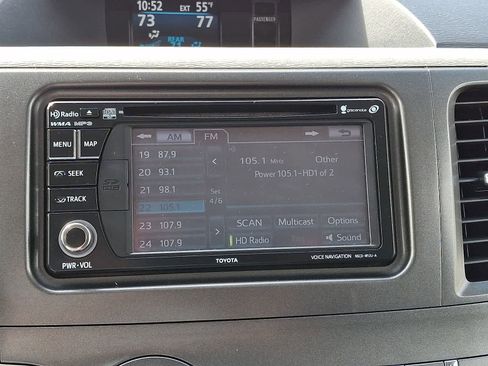 Used 2014 Toyota Sienna SE image 22