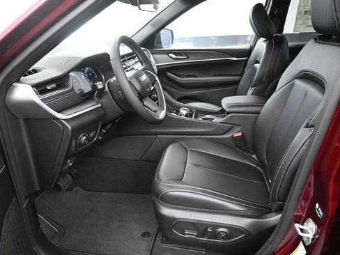 New 2025 Jeep Grand Cherokee Limited w/ Trailer Tow Package image 17