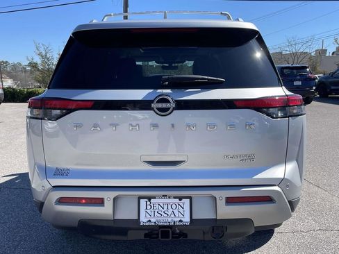 Used 2024 Nissan Pathfinder Platinum image 4