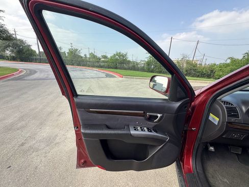 Used 2010 Hyundai Santa Fe SE FWD image 23