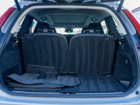 Used 2025 Volvo XC90 B6 Plus image 9