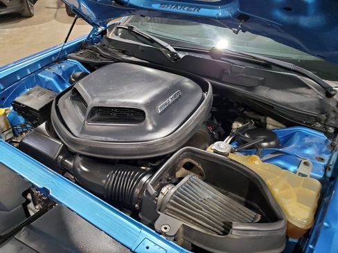 Used 2015 Dodge Challenger R/T Plus RWD image 38