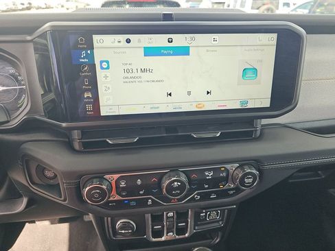 Used 2025 Jeep Wrangler Unlimited Sahara w/ Safety Group image 9