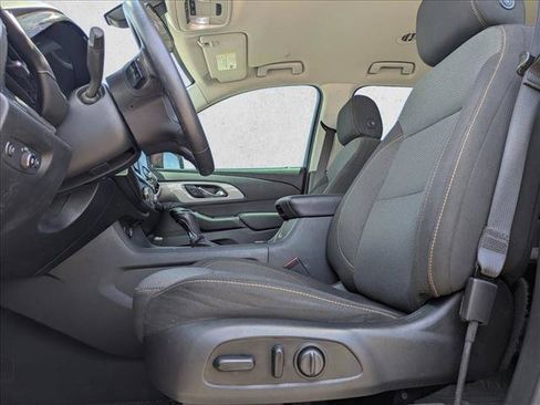 Used 2020 Chevrolet Traverse LT FWD image 14