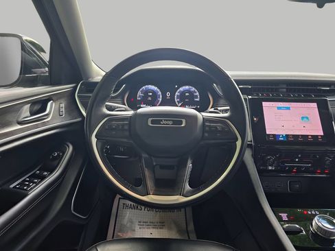 Used 2022 Jeep Grand Cherokee Limited AWD/4WD image 19
