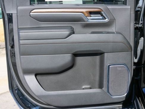 Used 2024 Chevrolet Silverado 3500 High Country w/ Technology Package image 17