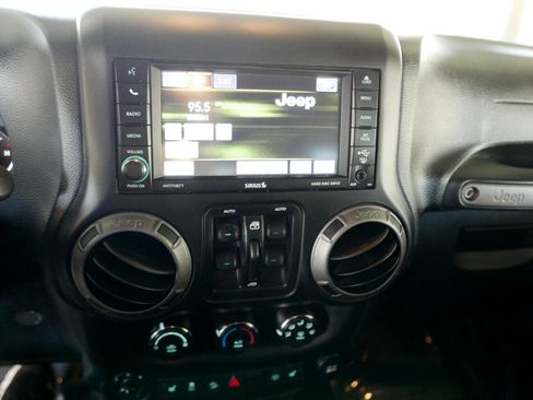 Used 2017 Jeep Wrangler Unlimited Sport image 19