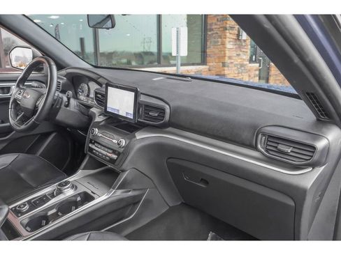Used 2020 Ford Explorer XLT w/ Equipment Group 202A image 13