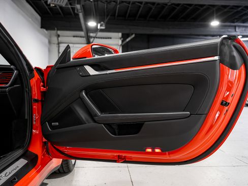 Used 2022 Porsche 911 Carrera image 32