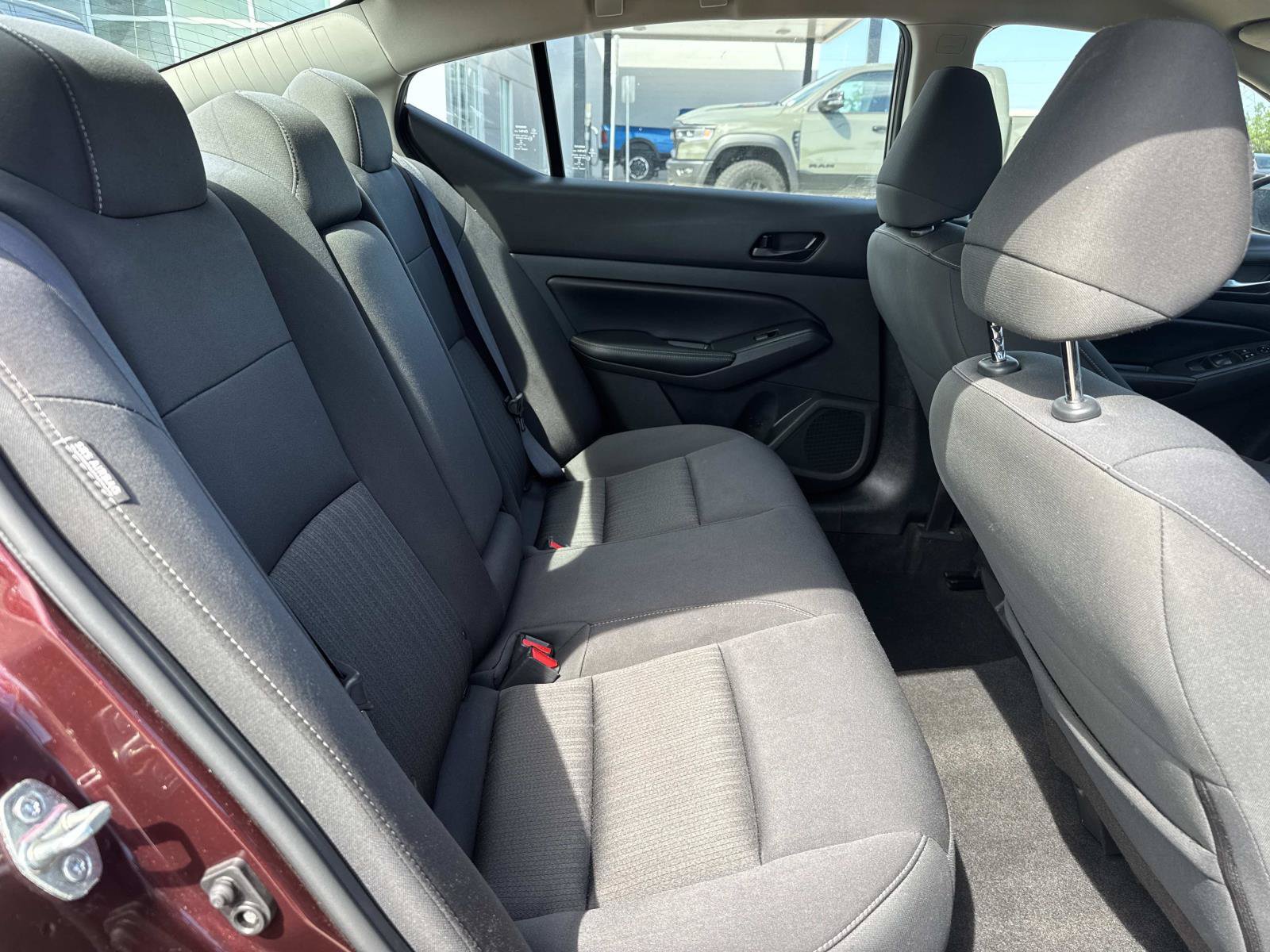 Used 2024 Nissan Altima 2.5 SV FWD image 9