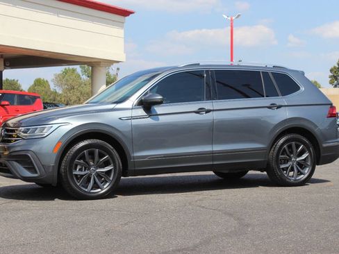 Used 2022 Volkswagen Tiguan SE FWD image 7