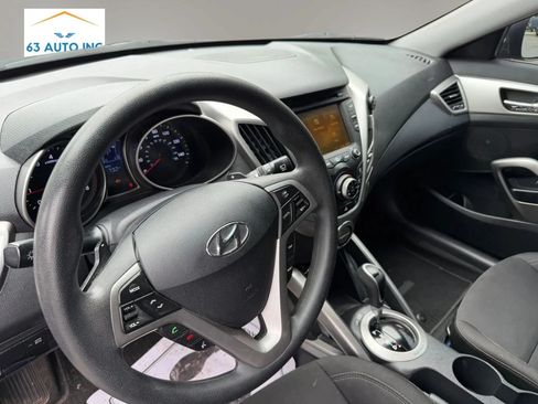 Used 2013 Hyundai Veloster FWD image 11