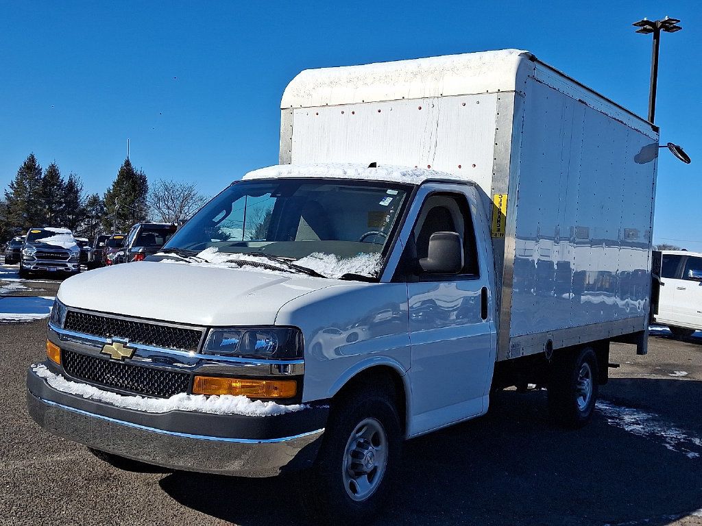 Used 2023 Chevrolet Express 3500 RWD image 5